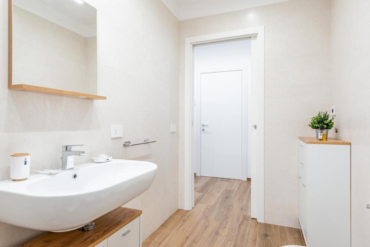 Central Station Apt With Parking Bari Exterior foto